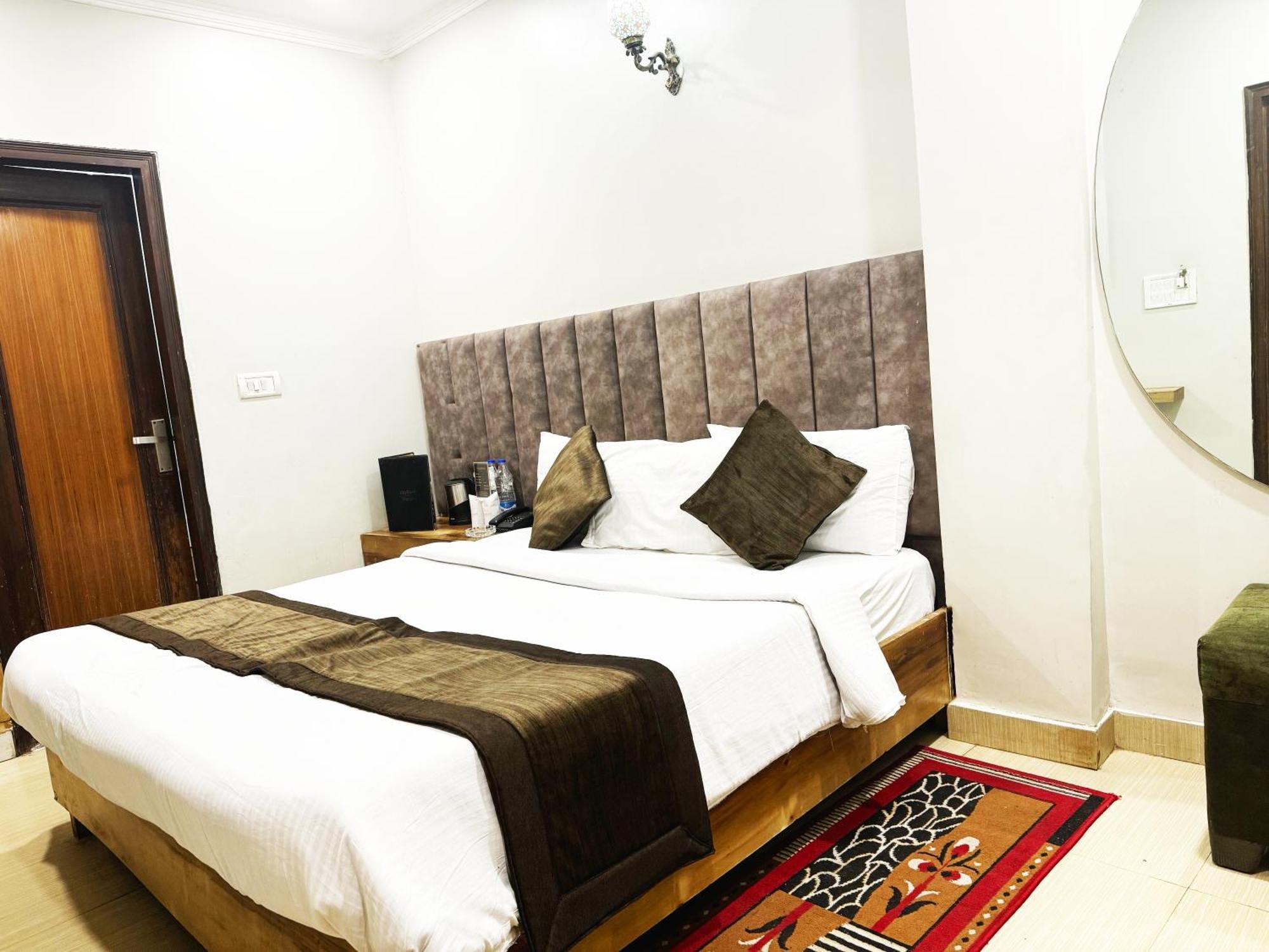 Hotel Nityaa Suites New Delhi Luaran gambar
