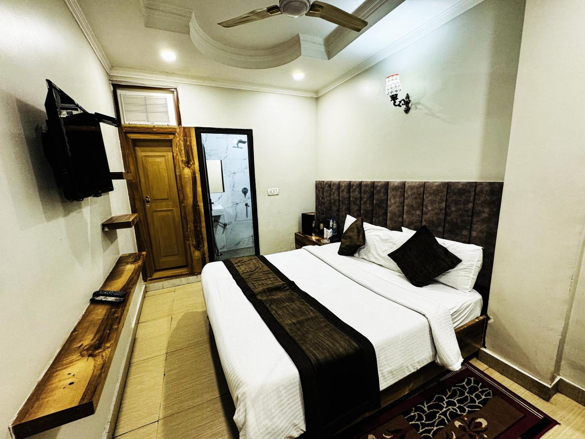 Hotel Nityaa Suites New Delhi Luaran gambar