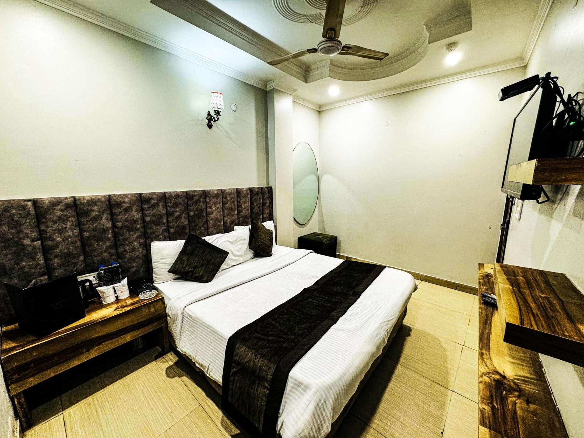 Hotel Nityaa Suites New Delhi Luaran gambar