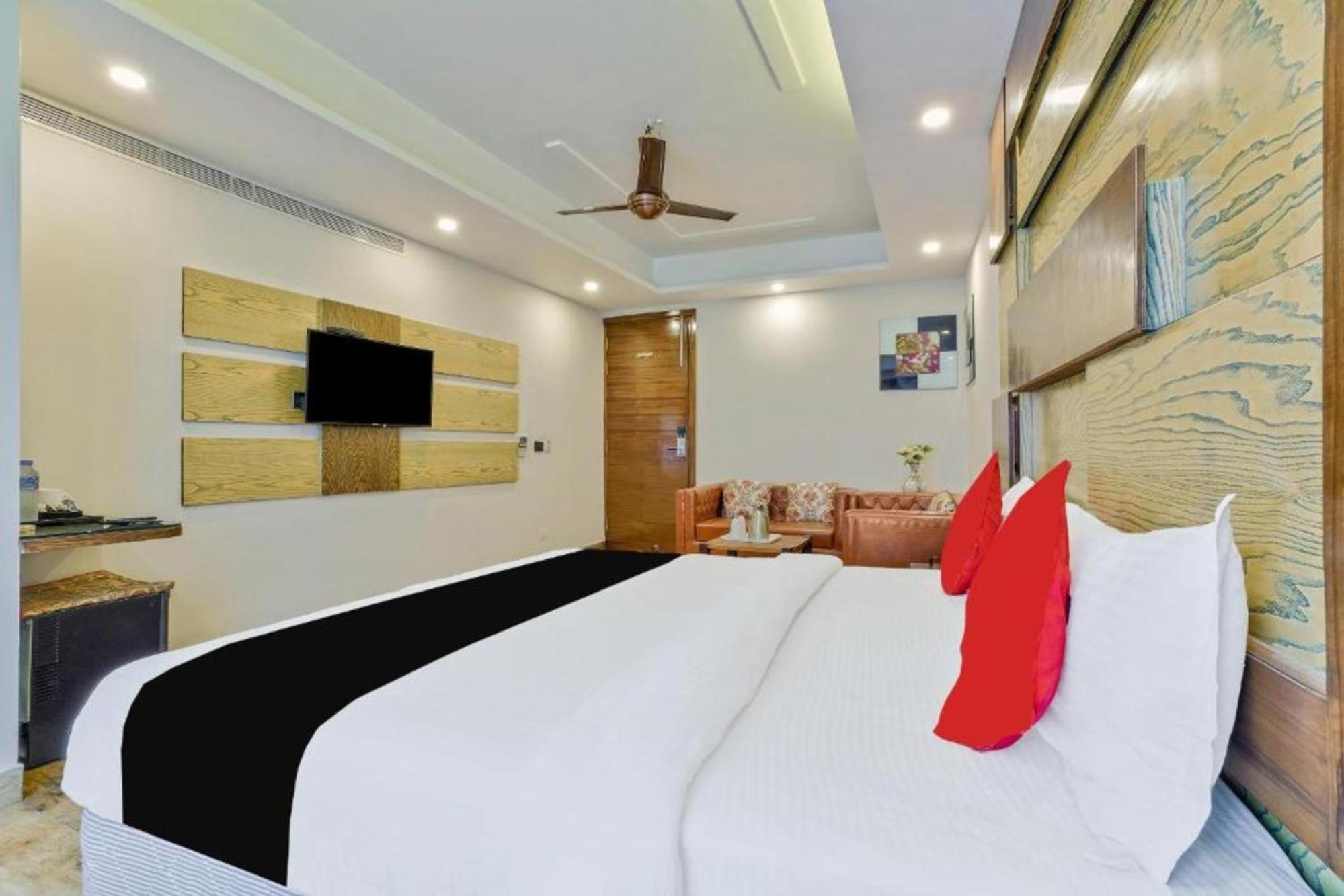 Hotel Nityaa Suites New Delhi Luaran gambar