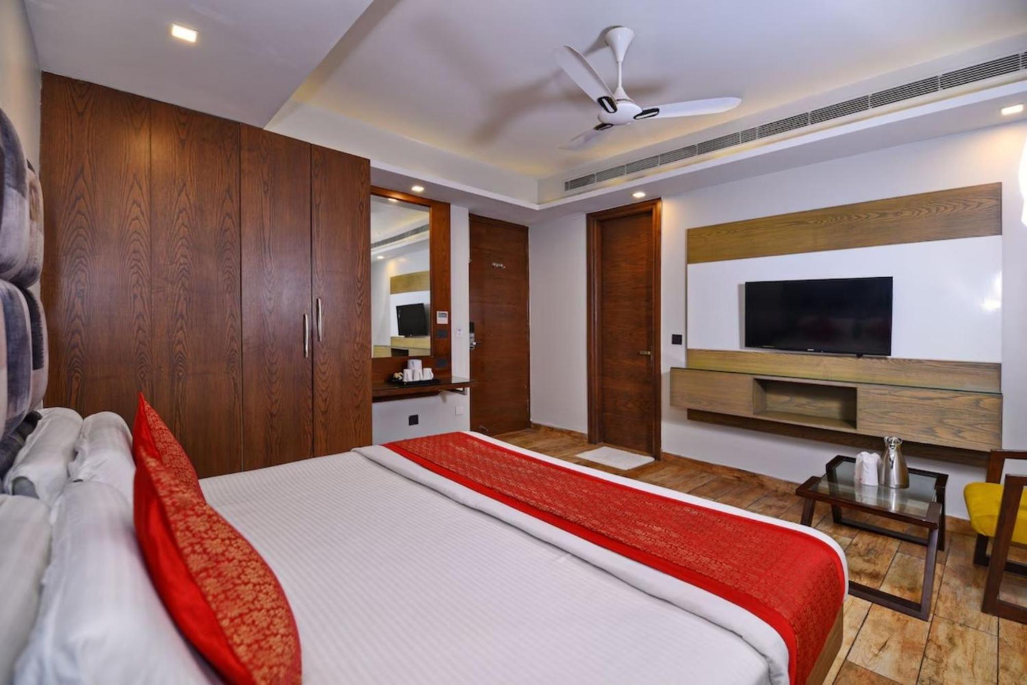 Hotel Nityaa Suites New Delhi Luaran gambar